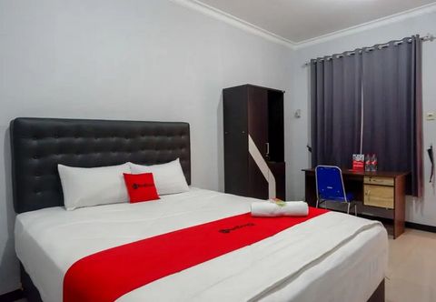 Others RedDoorz Syariah near Alun Alun Purwokerto 2