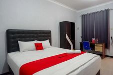 Others RedDoorz Syariah near Alun Alun Purwokerto 2