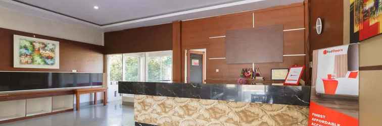 Lobby RedDoorz Syariah @ Hotel Putri Gading Bengkulu