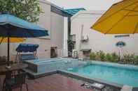 Swimming Pool RedDoorz Plus @ Tanjung Karang Lampung 2