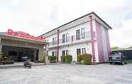 Exterior 6 RedDoorz @ Wisma Pangrango