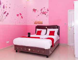 Others 2 RedDoorz Premium @ Sea Residence Manado