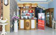 Lobby 5 RedDoorz Premium @ Sea Residence Manado