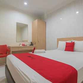 Others 1 RedDoorz near MT Haryono Semarang, Kaneshiro Resto All You Can Eat - Semarang Hotels