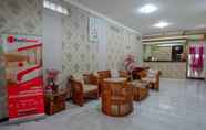 Lobby 6 RedDoorz near MT Haryono Semarang