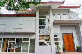 Luar Bangunan 4 RedDoorz near Jogja City Mall 4