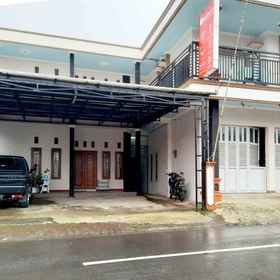 Others 7 RedDoorz Syariah near Komplek Candi Arjuna Dieng 2, Telogo Warno Nature Park  Hotels
