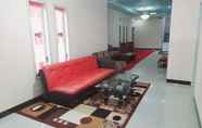 Lobby 4 RedDoorz Syariah near Komplek Candi Arjuna Dieng 2