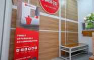 Sảnh chờ 4 RedDoorz near Rita Super Mall Purwokerto