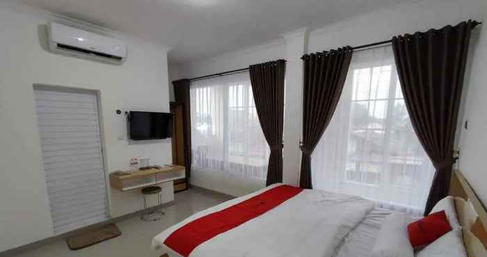 Others RedDoorz near Rita Super Mall Purwokerto