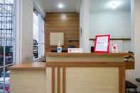 Lobby RedDoorz near Rita Super Mall Purwokerto