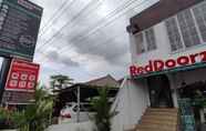 Luar Bangunan 6 RedDoorz near Rita Super Mall Purwokerto