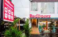 ภายนอกอาคาร 7 RedDoorz near Rita Super Mall Purwokerto