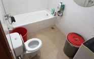 ห้องน้ำภายในห้อง 2 Serayu Cluster Homestay
