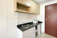 Common Space Comfortable and Compact Studio Sayana Bekasi Apartment By Travelio