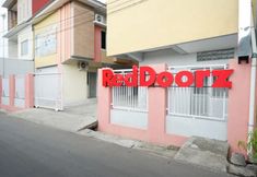 Exterior 3 RedDoorz Syariah near RSUD Margono Purwokerto