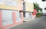 Exterior 4 RedDoorz Syariah near RSUD Margono Purwokerto