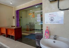 Lobby 4 RedDoorz near Universitas Diponegoro Semarang 2