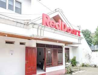 Exterior 2 RedDoorz near Eco Green Park Batu