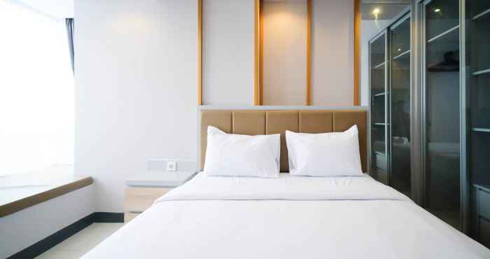 ห้องนอน Cozy and Simple Studio at Benson Supermall Mansion Apartment By Travelio