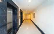 Lobby 7 RedLiving Apartemen Grand Kamala Lagoon - Icha Rooms Tower Barclay South with Netflix