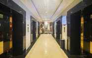 Lobby 5 RedLiving Apartemen Grand Kamala Lagoon - Icha Rooms Tower Barclay South with Netflix