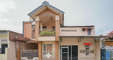 Others 2 RedDoorz Syariah near Suramadu