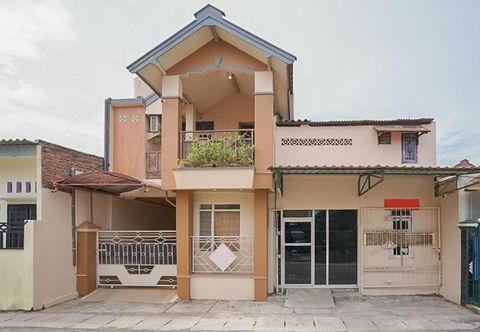 Others RedDoorz Syariah near Suramadu