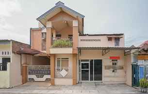 RedDoorz Syariah near Suramadu, THB 219.49