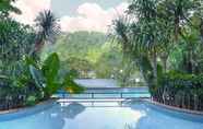 Swimming Pool 5 Oak Tree Emerald Semarang
