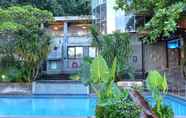 Kolam Renang 7 Oak Tree Emerald Semarang