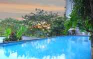 Swimming Pool 3 Oak Tree Emerald Semarang