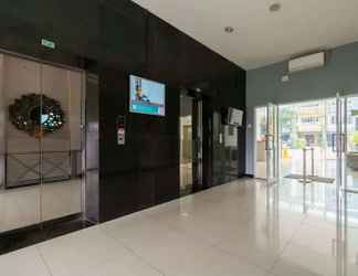 Lobi 2 RedLiving Apartemen Gunung Putri - SIROOMS