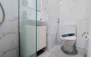 Toilet Kamar 3 Elegant and Good Studio at Pacific Garden Apartment By Travelioent By Travelio