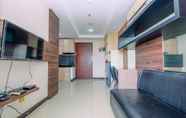 Ruang untuk Umum 2 Stay Cozy 1BR at Sky Terrace Apartment By Travelio