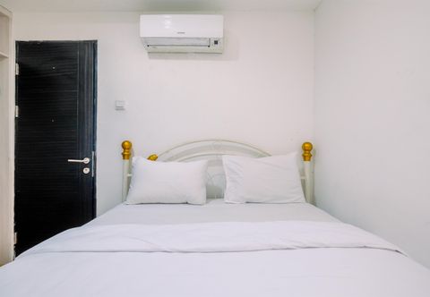 Bedroom Nice and Comfort 2BR at Belmont Residence Puri Apartment By Travelio