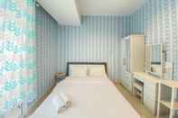 ห้องนอน Studio Minimalist at West Vista Apartment By Travelio