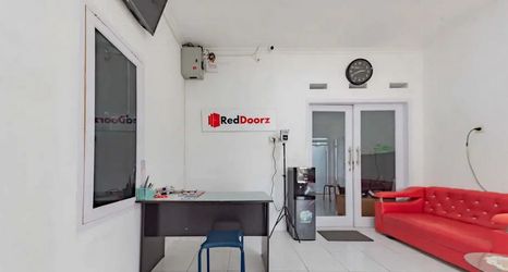 Sảnh chờ 2 RedDoorz Syariah near Alun Alun Ciledug Cirebon