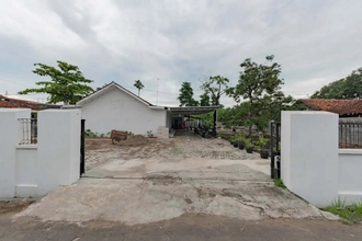 Exterior 4 RedDoorz Syariah near Alun Alun Ciledug Cirebon