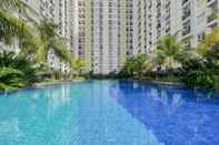 Swimming Pool RedLiving Apartemen Cinere Resort - Gold Room