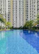 SWIMMING_POOL RedLiving Apartemen Cinere Resort - Gold Room