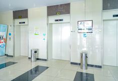Lobby 3 RedLiving Apartemen Green Pramuka - S&A Property Tower Nerine