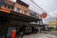 Exterior Seindo Hotel Mitra RedDoorz