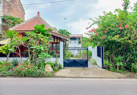 Lobby Labinda Homestay Caruban Mitra RedDoorz