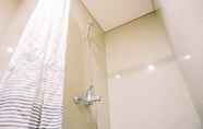 In-room Bathroom 5 High Floor and Modern 2BR Bintaro Embarcadero Apartment By Travelio