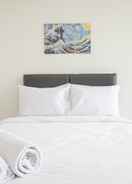BEDROOM Studio Best Comfy at Gold Coast Apartment By Travelio