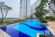 泳池 2BR Best Strategic Apartment at Bassura City By Travelio