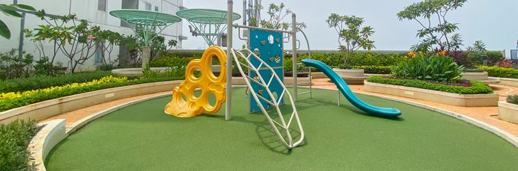 大廳 2BR Best Strategic Apartment at Bassura City By Travelio