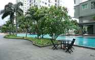 Swimming Pool 5 Homey Best 1BR Apartment at Thamrin Residence By Travelio