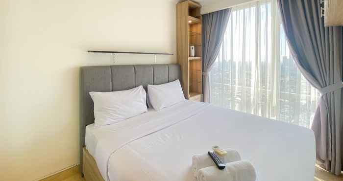 Bilik Tidur Elegant and Nice 2BR at Menteng Park Apartment By Travelio